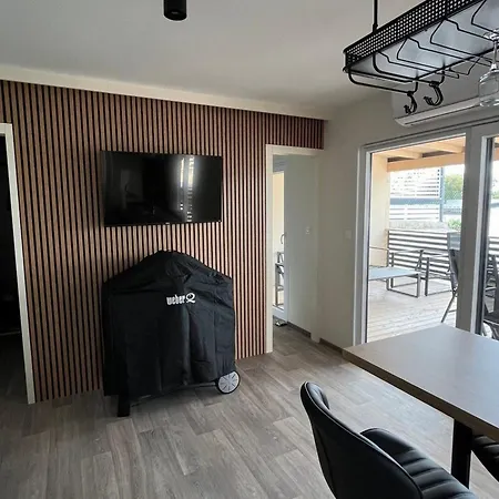Tranquil Tides Mobile With Terrace And Sea View בית נופש