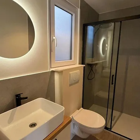 בית נופש Tranquil Tides Mobile With Terrace And Sea View דראגה